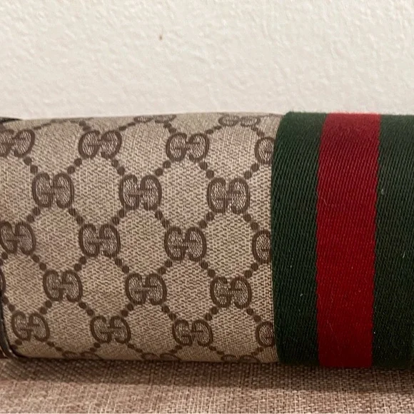 Authentic Gucci Brown Monogram Canvas Clutch with Green and Red Web Stripe - Picture 7 of 7